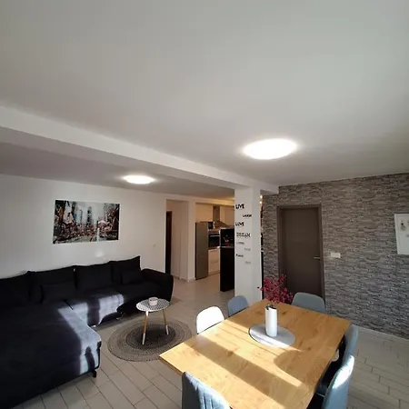 Apartman Leilani Διαμέρισμα Ζαντάρ