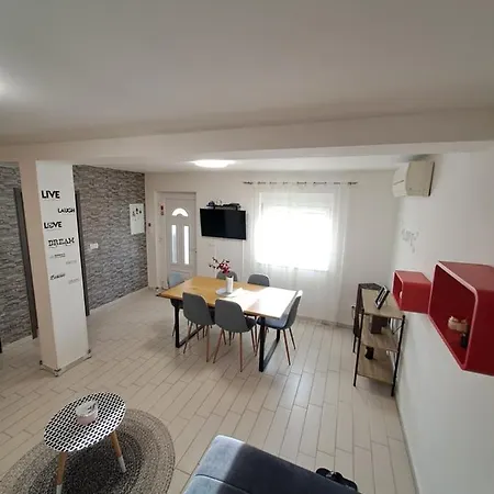 Apartman Leilani Διαμέρισμα *