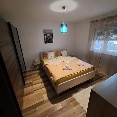 Apartman Leilani شقة *